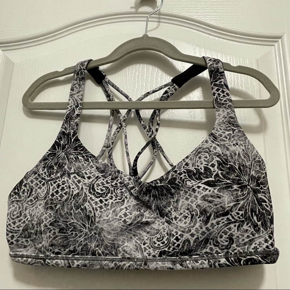 Lululemon free to be zen bra